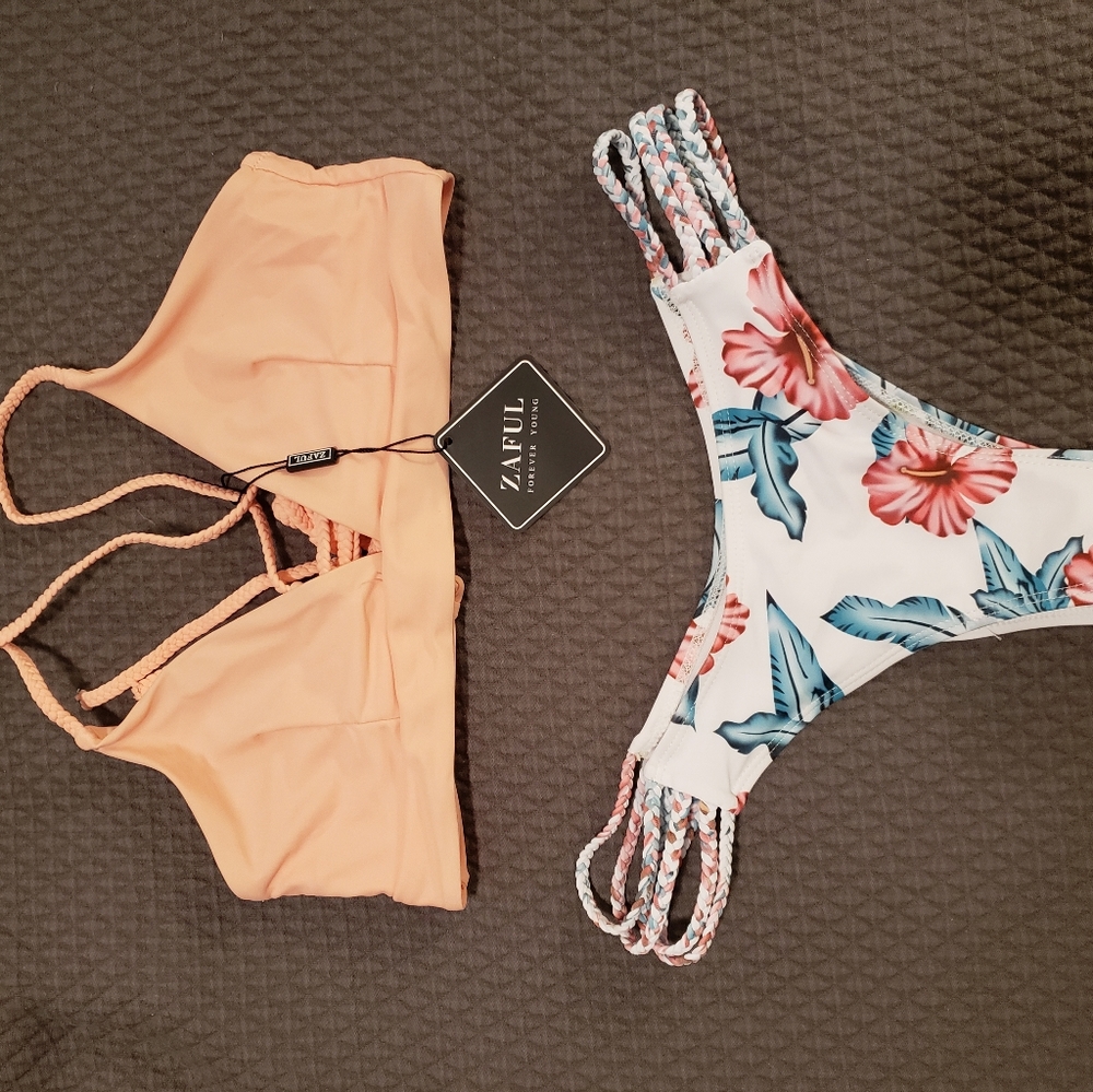 Light Pink Two-Piece Swimsuit (M)